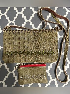 Kurtmen Crossbody with stones and coin/credit card holder.